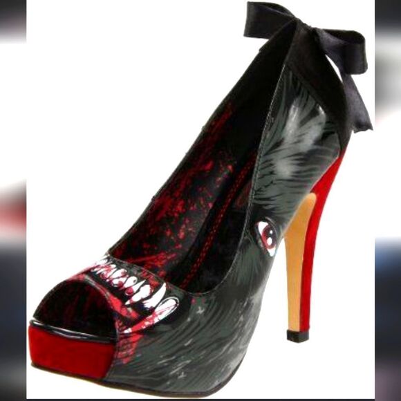 NIB Iron Fist WolfBeater Platform Heel - Picture 1 of 10